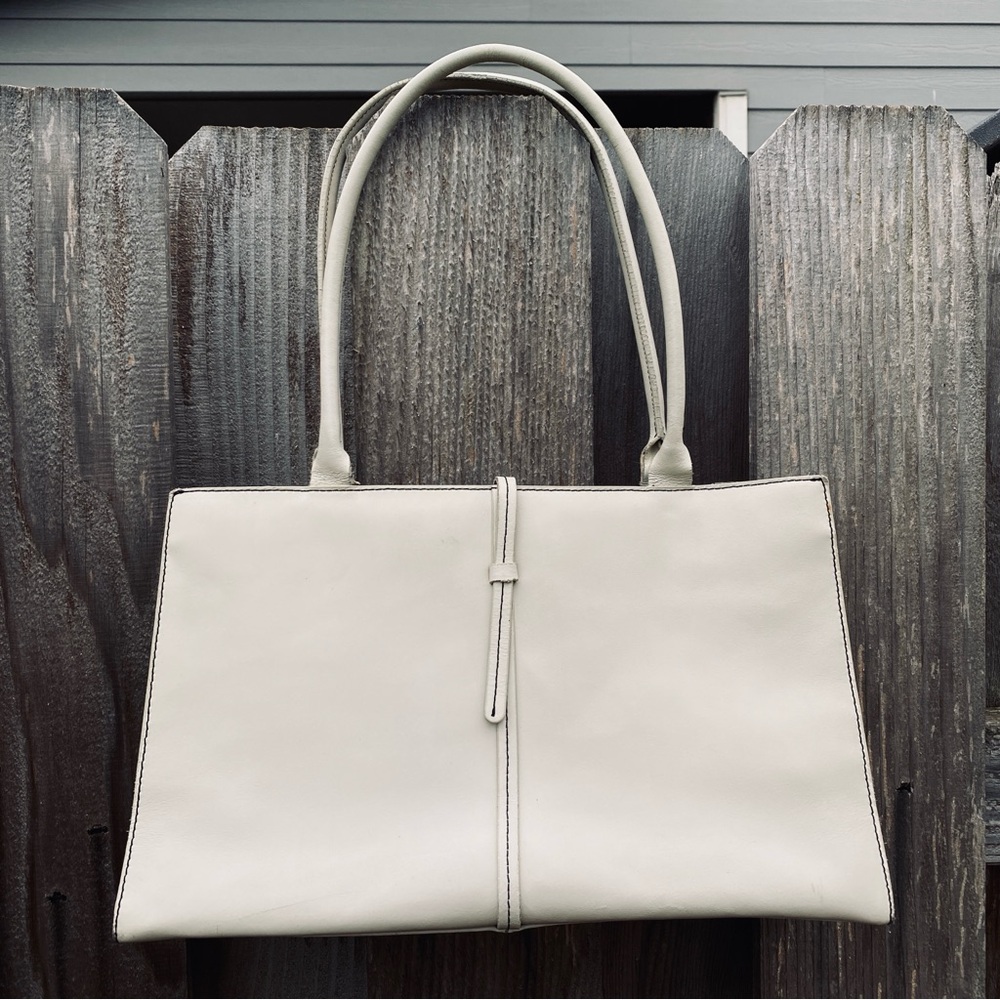 WILSONS LEATHER White Smooth Leather Shoulder Bag